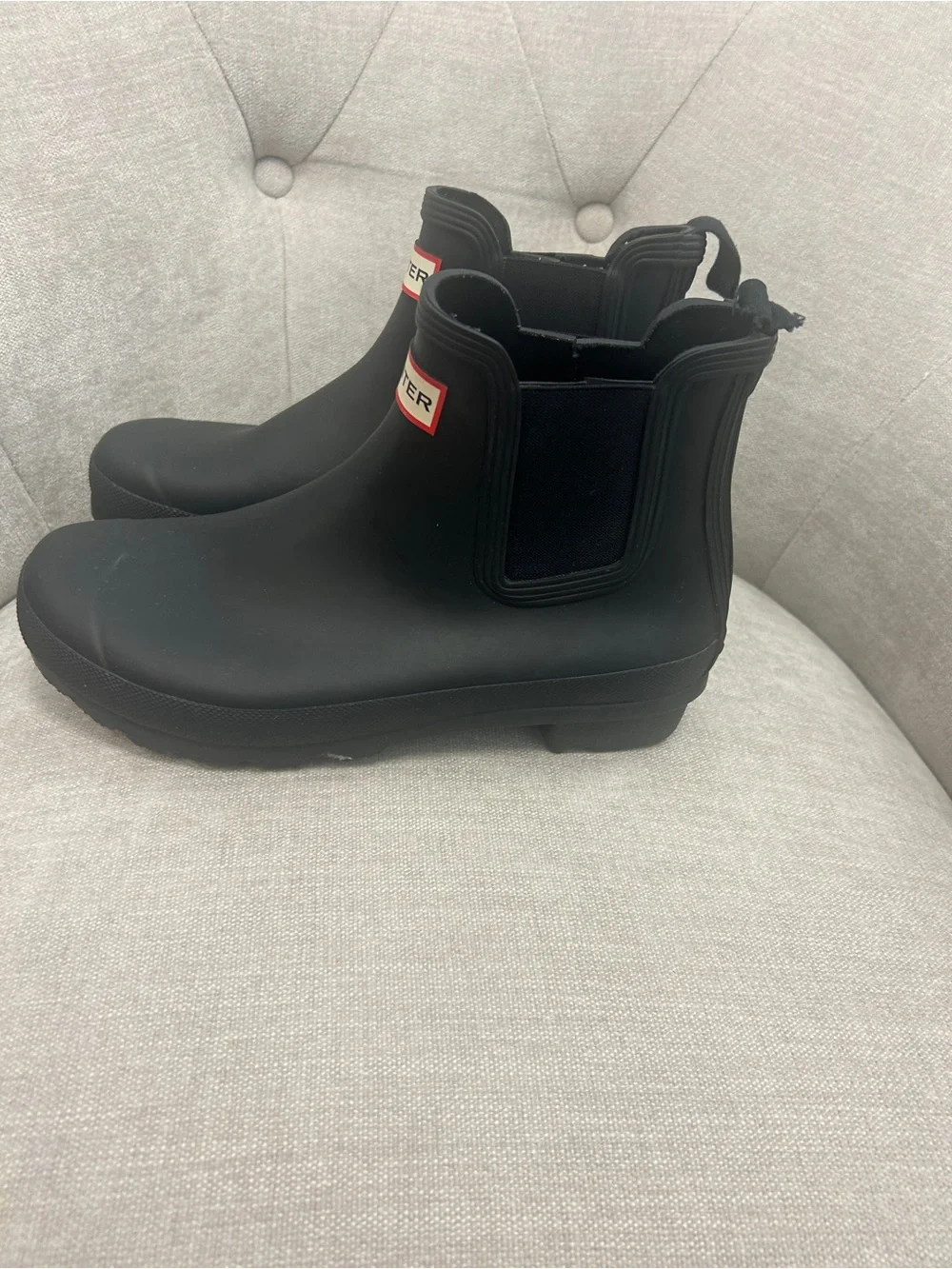 Hunter Black Chelsea Rain Boots Ankle Pull-On Booties Waterproof Logo Size 8